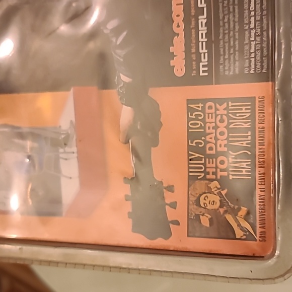 68 Comeback Special Figurine. New in box. - Picture 3 of 3